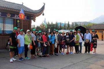 Đoàn Tham Quan Phượng Hoàng Cổ Trấn