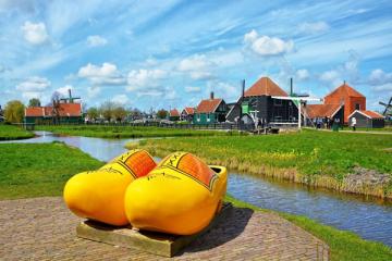 NGÀY 5: AMSTERDAM - GIETHOORN - ZAASE SCHANS (Ăn sáng, trưa, tối)
