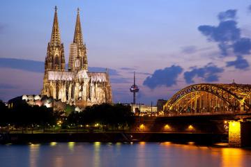 NGÀY 6: AMSTERDAM - COLOGNE - FRANKFURT (Ăn sáng, trưa, tối)