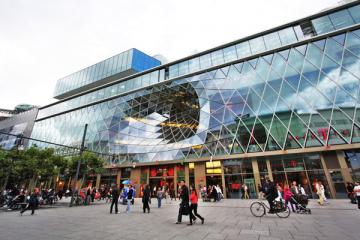 NGÀY 7: FRANKFURT - PHỐ ZEIL - BẮC KINH (Ăn sáng, tối trên máy bay)