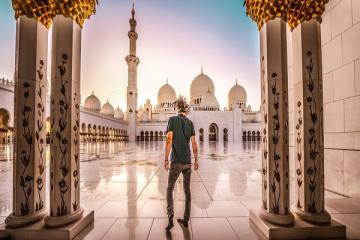 NGÀY 01 : TP.HỒ CHÍ MINH – ABU DHABI