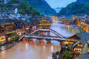 NGÀY 3: ĐỒNG NHÂN - PHƯỢNG HOÀNG CỔ TRẤN (Ăn sáng, trưa, tối)
