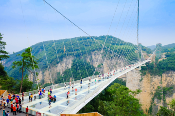 NGÀY 4: PHƯỢNG HOÀNG CỔ TRẤN - THIÊN MÔN SƠN (Ăn sáng, trưa, tối)