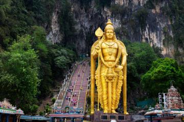 NGÀY 4: MALACCA - ĐỘNG BATU - GENTING - KUALALUMPUR (Ăn sáng, trưa, tối)