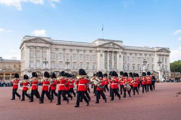 NGÀY 7: LONDON - WINDSOR - LONDON (Ăn sáng, trưa, tối)